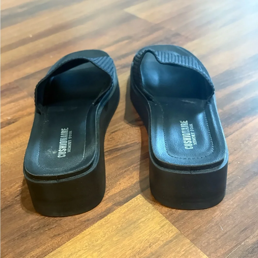 Cushionaire Women’s Pim Knit Platform Black Slide Sandals w/ Memory Foam Sz 9.5